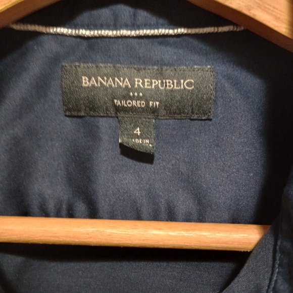 EUC! Banana Republic Tailored Fit Navy Satin Sheen Stretch Button Down Shirt (4) - Picture 2 of 7